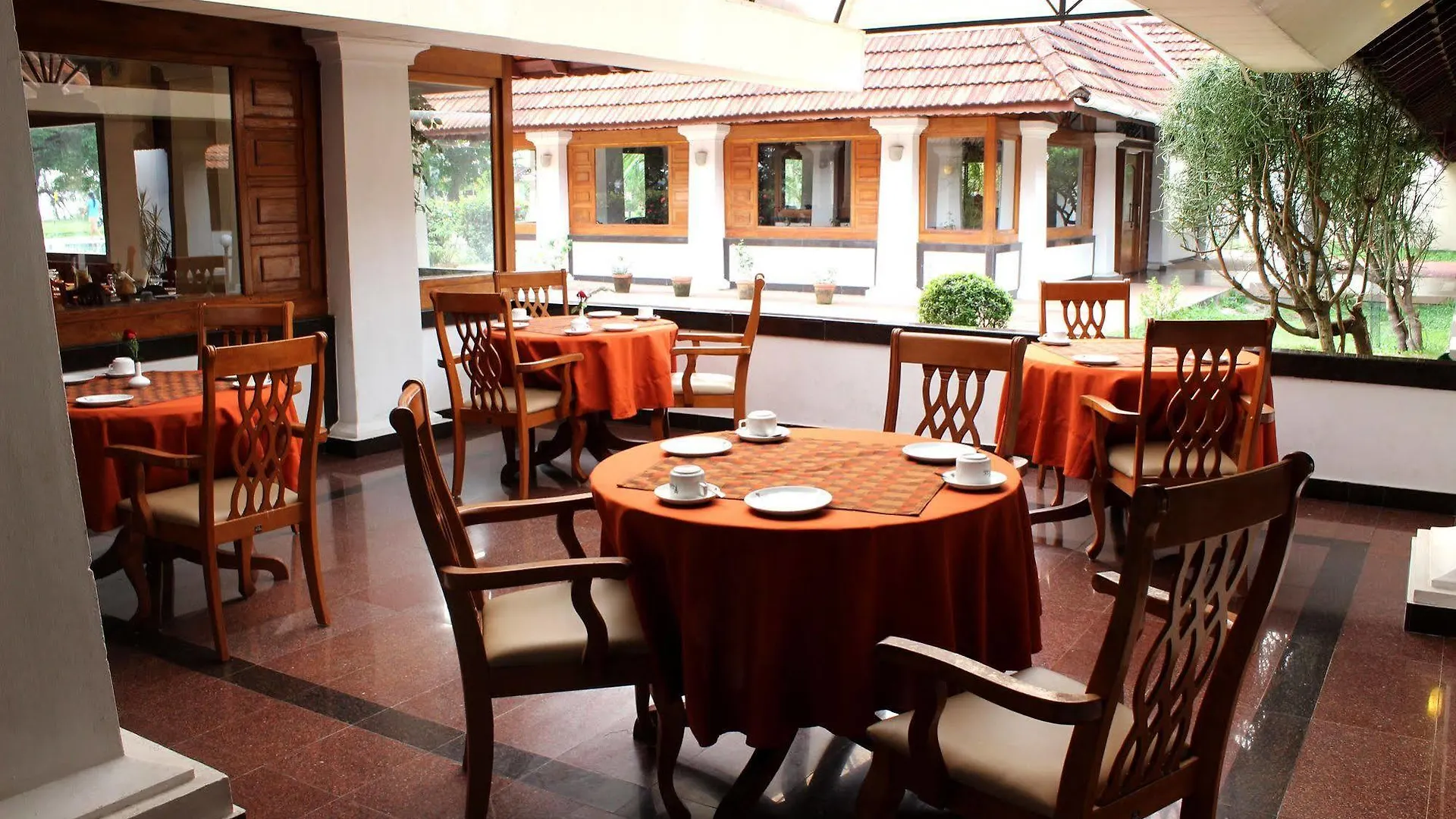 Bolgatty Palace & Island Resort Kochi 3*,