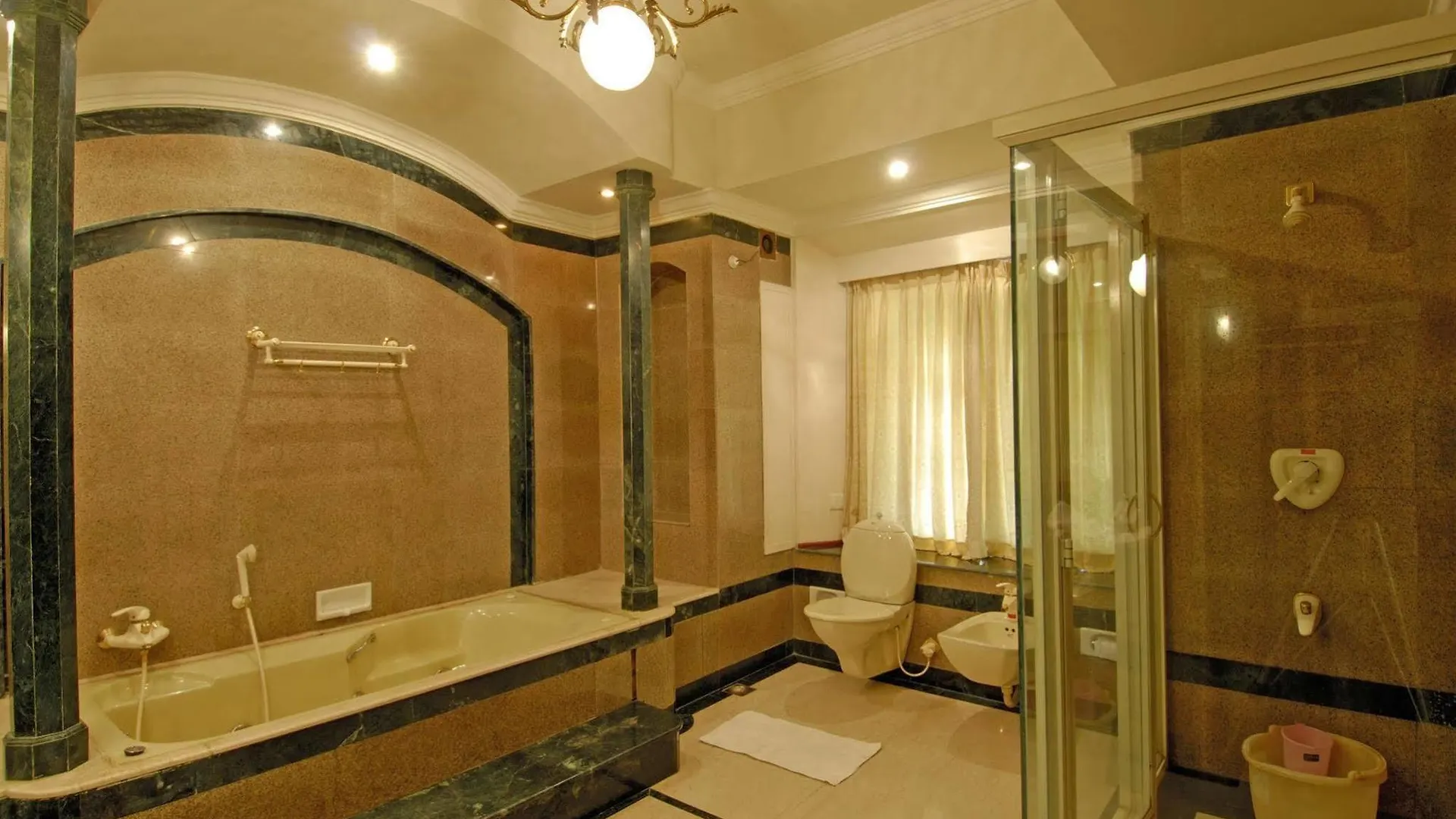 Bolgatty Palace & Island Resort Kochi 3*,
